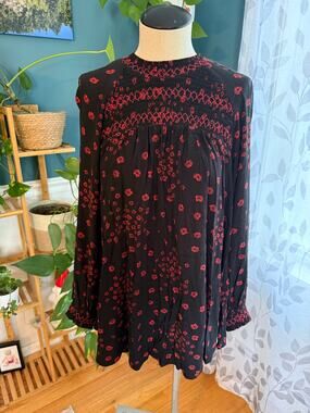 Free People Flower Power Smocked Floral Tunic Blouse - Black/Red - Small